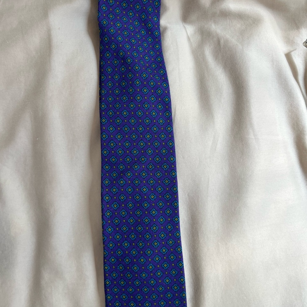 Drakes London Men's Purple Blue Geometric Silk-Effect Tie - Refined Pattern